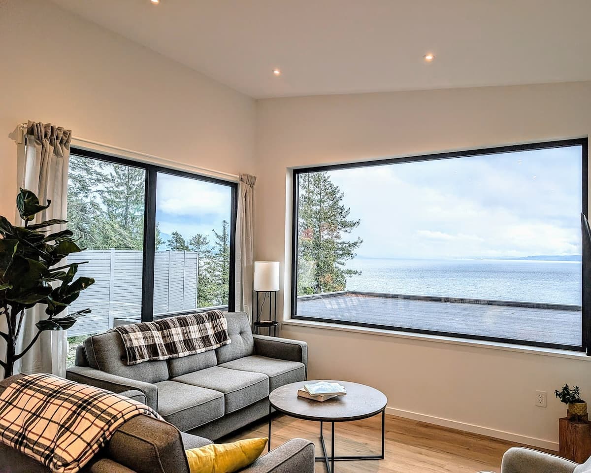 The two-bedroom suite living room with ocean view